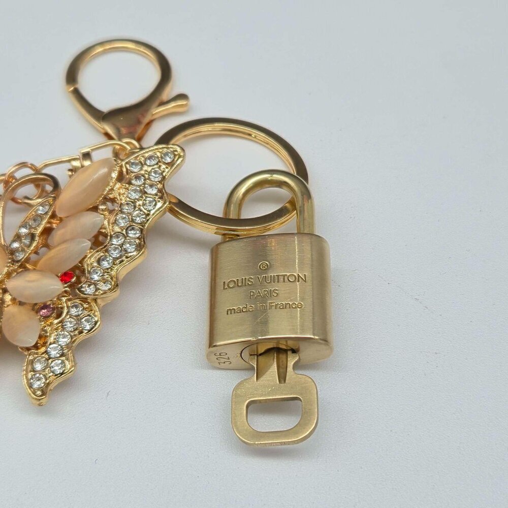 Authentic Louis Vuitton Gold Lock & Key ✨ Bag Charm Unbranded Butterfly Keychain - Picture 4 of 9